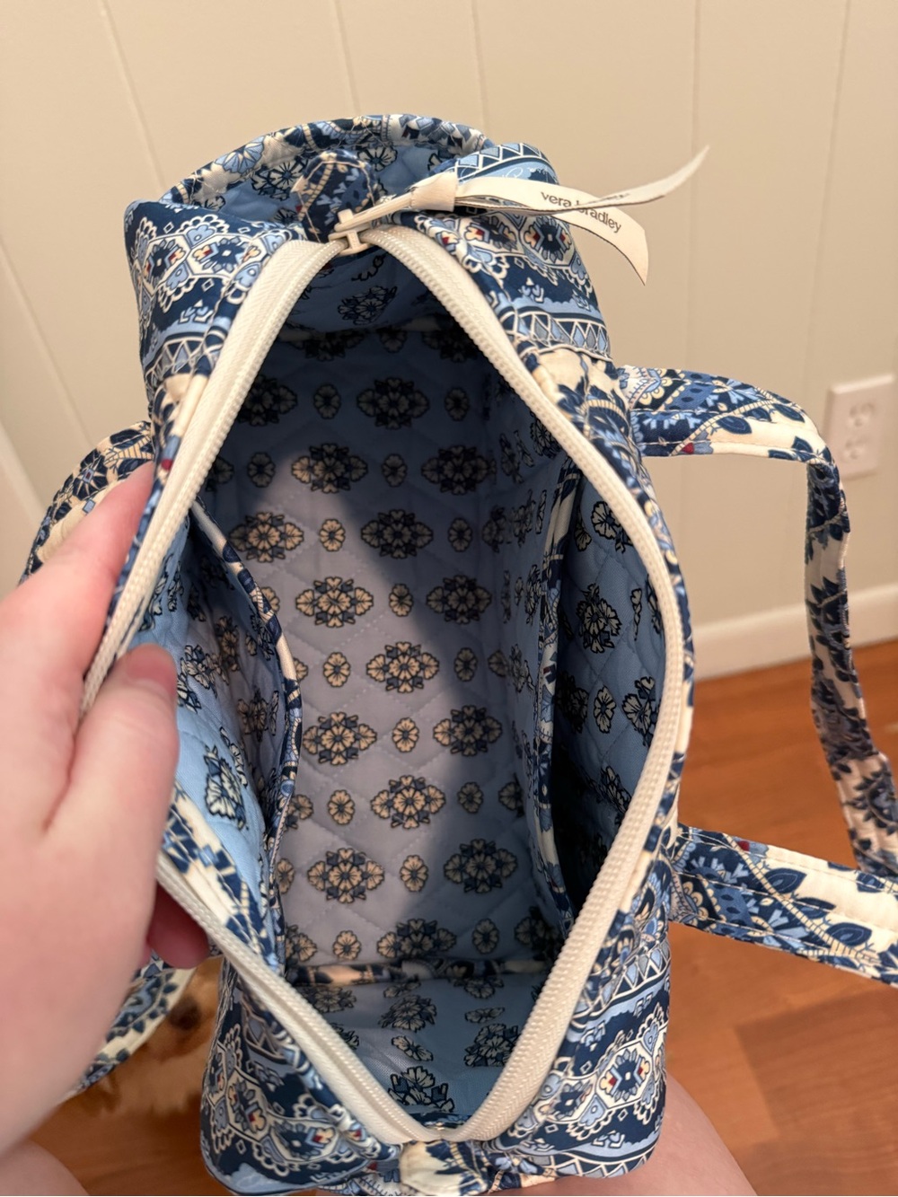 Vera Bradley original 100 bag - Picture 4 of 4